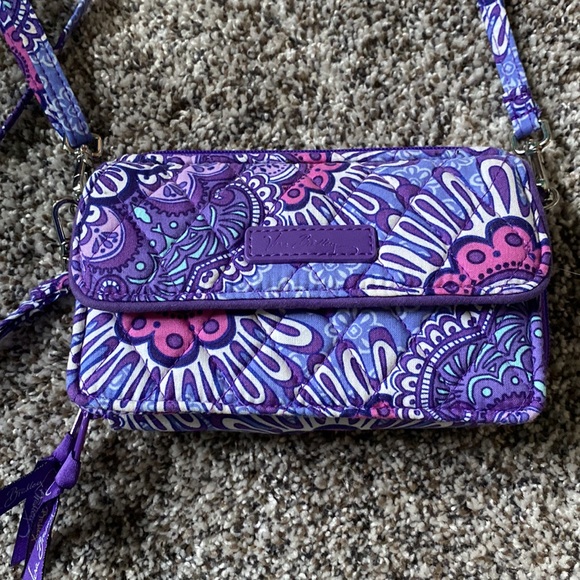 Vera Bradley Handbags - 💜💜 Very Bradley Crossbody Purse
